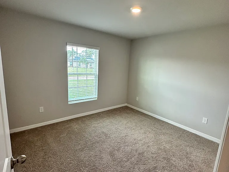 3619 NE 12th Ave — Photo 5