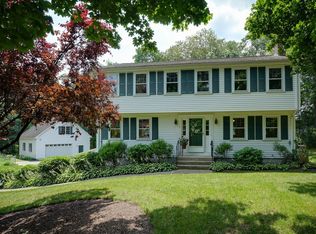 7 Pine Hill Dr, Walpole, MA 02081