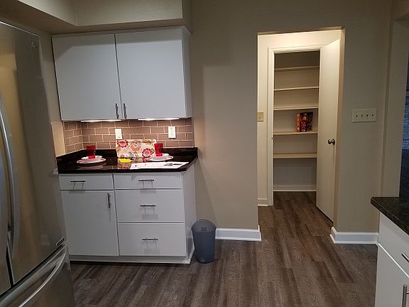 Tons of Cabinets & Storage