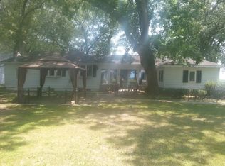2722 N Peterson Beach Dr, Pinconning, MI 48650