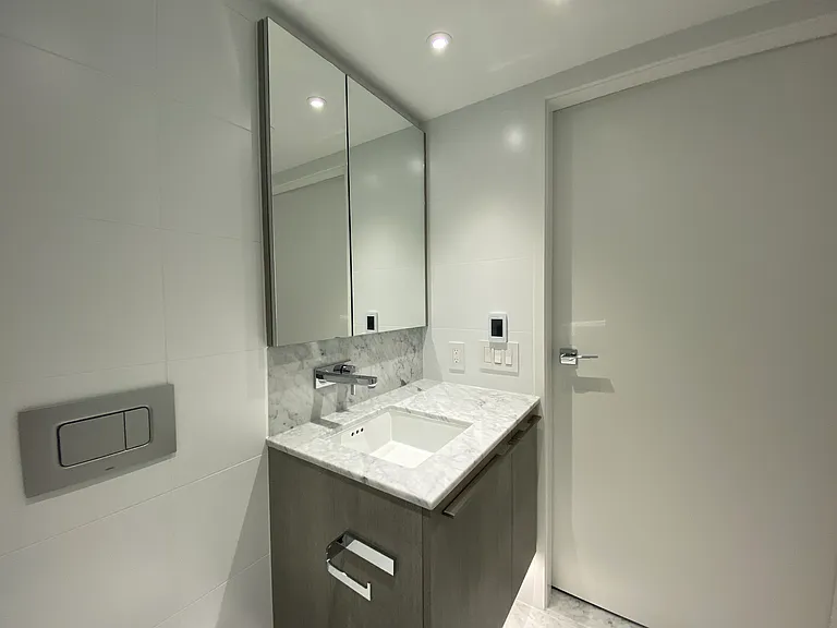 1111 Richard St #1506 — Photo 7