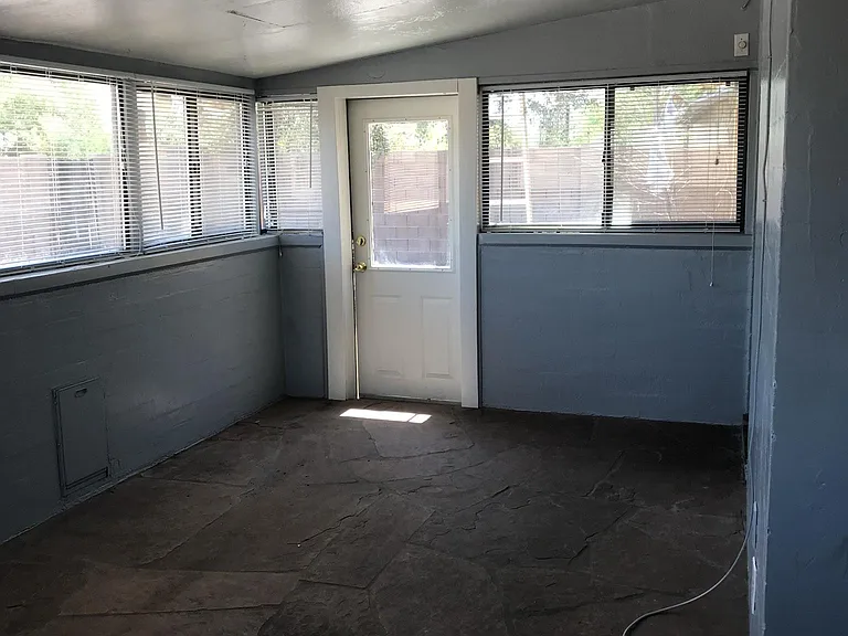 128 E Del Rio Dr — Photo 9