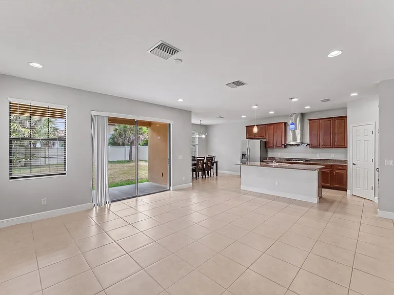 12969 Burns Dr — Photo 3