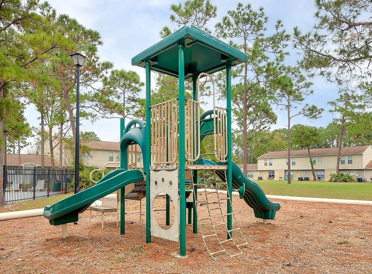 Pinewood Pointe — Photo 3