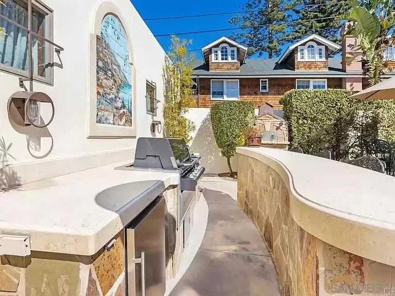 555 Ocean Blvd — Photo 17
