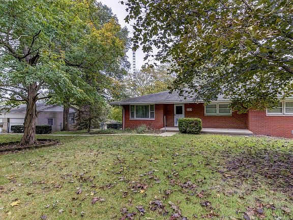 4+ car detached garage