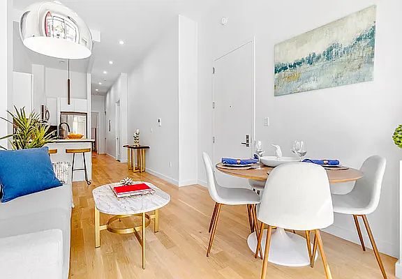 3rd image of 11A Somers St #4