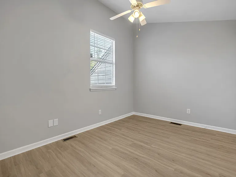 2199 Parrot Ln — Photo 14