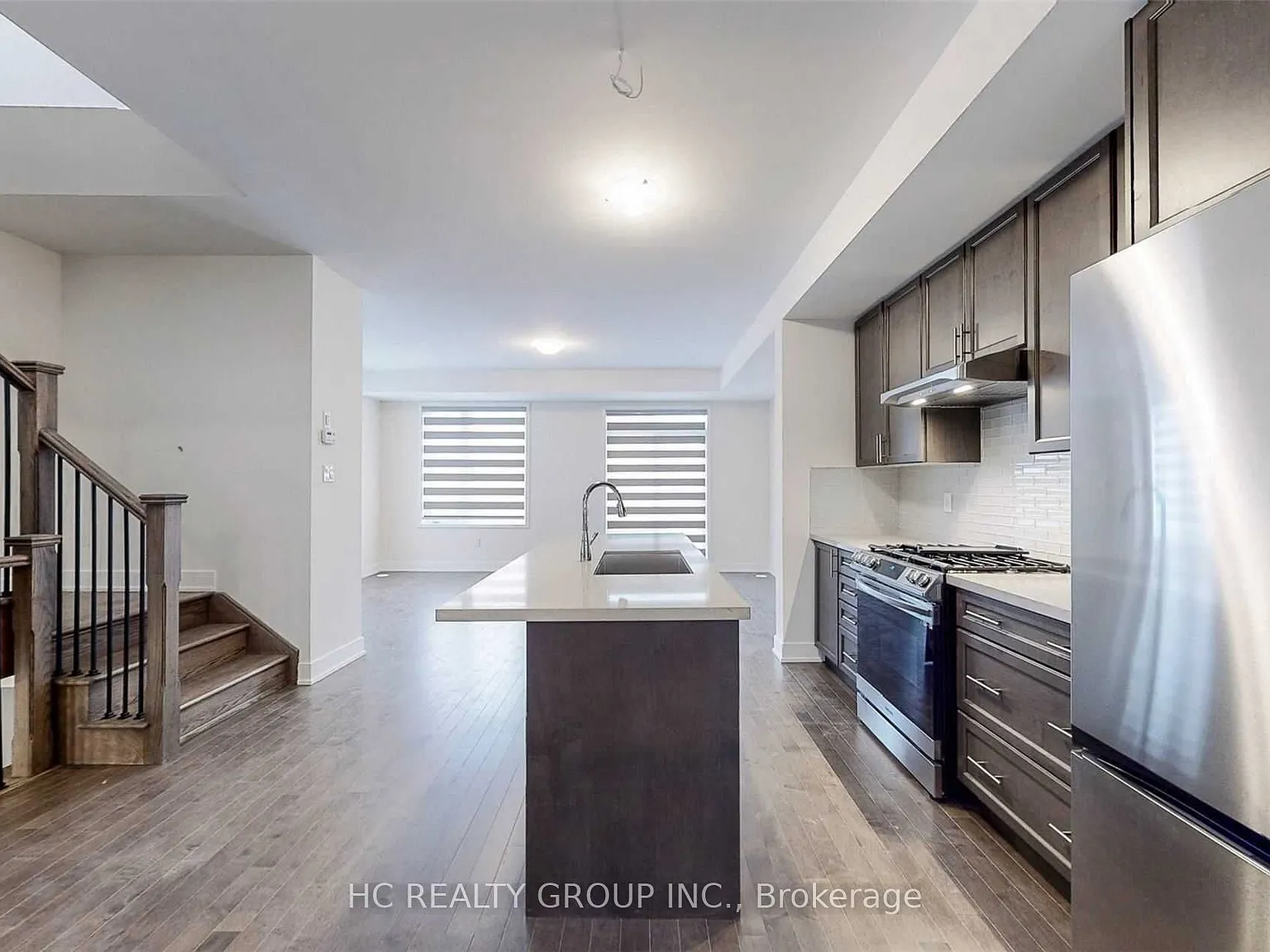 4 bed, $3,900 — Photo 2