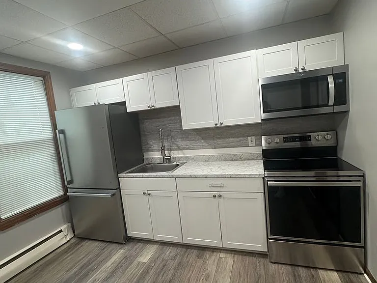 42 Green St — Photo 1