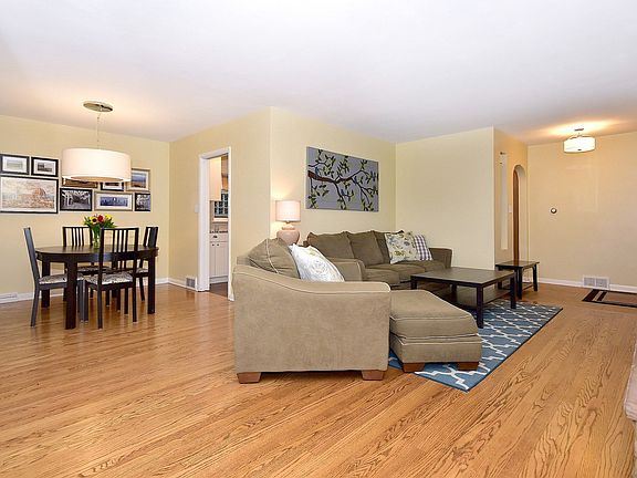 5th image of 1009 Community Dr