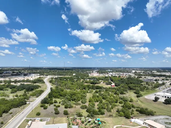 1945 Tin Top Rd, Weatherford, TX 76086