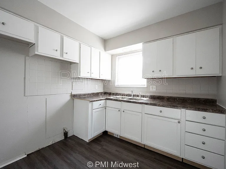 5843 Woodside Dr — Photo 11