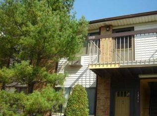 1312 Cricket Ln, Woodbridge, NJ 07095
