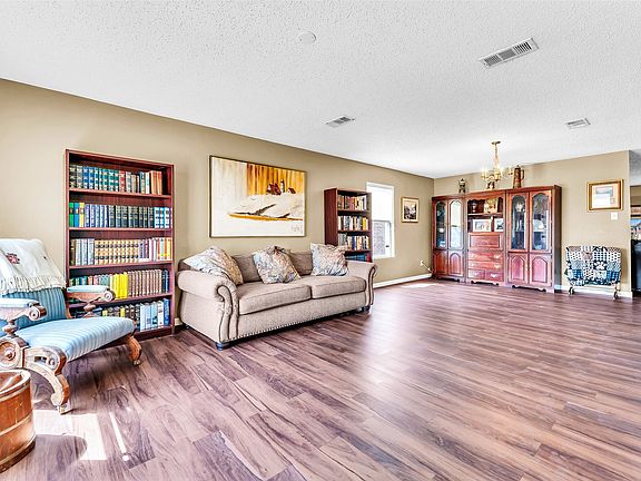 4th image of 5237 Bedfordshire Dr