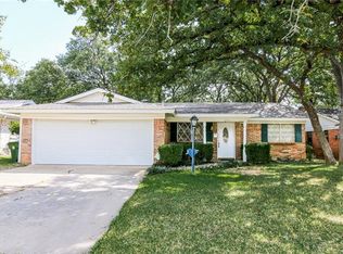 504 Livingston Dr, Hurst, TX 76053