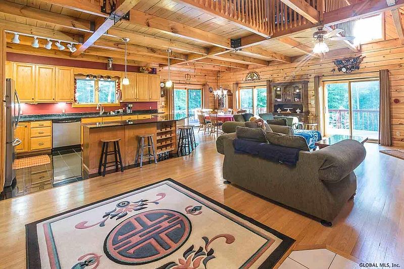 4th image of 203 EAGAN Road