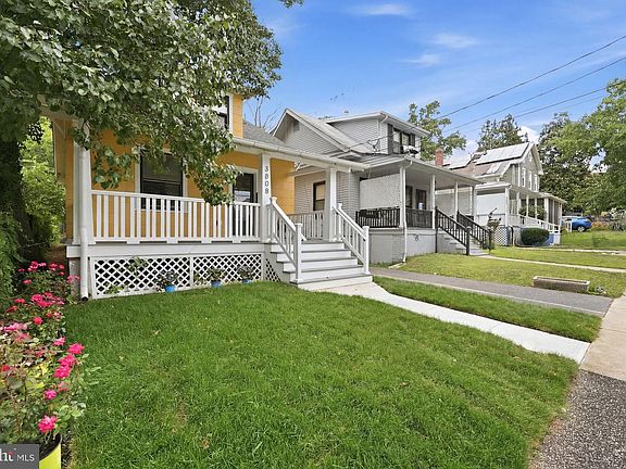 3rd image of 3808 33rd St