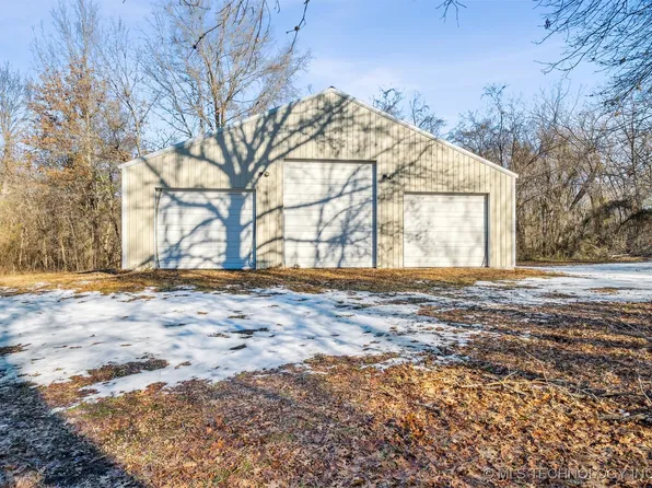 1000 Elm St, Chouteau, OK 74337
