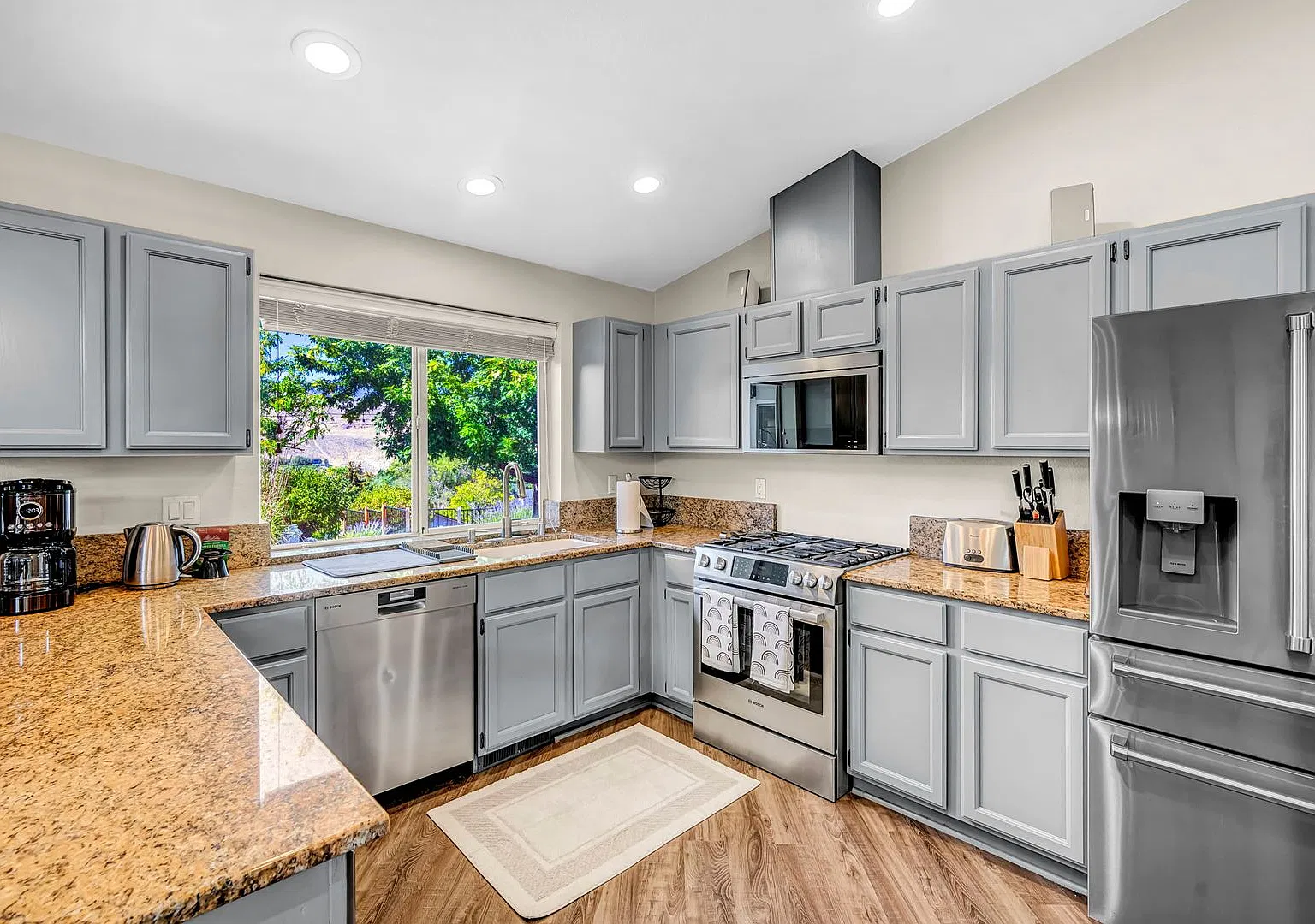 Modern Reno Home With Easy Unr & Downtown Access — Photo 4