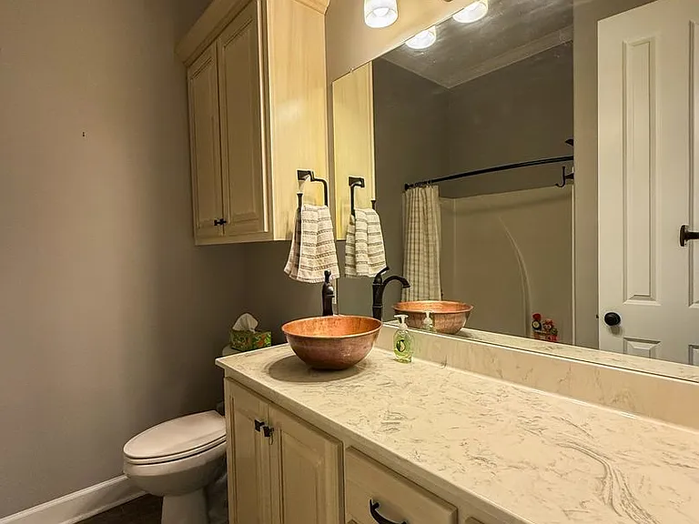 104 Shotts Ave — Photo 17