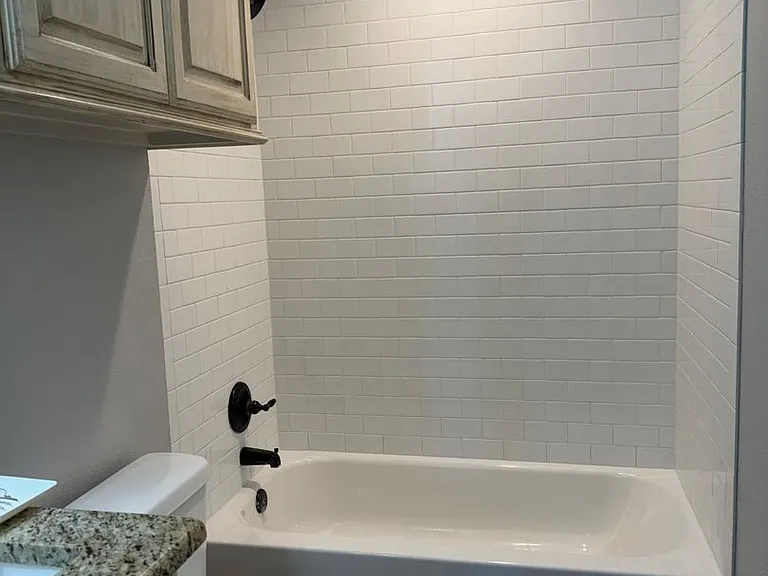 211 Railroad Ave — Photo 6