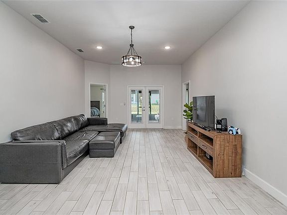 4th image of 4820 Summit View Way