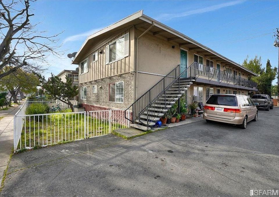 1st image of 189 Gramercy Pl