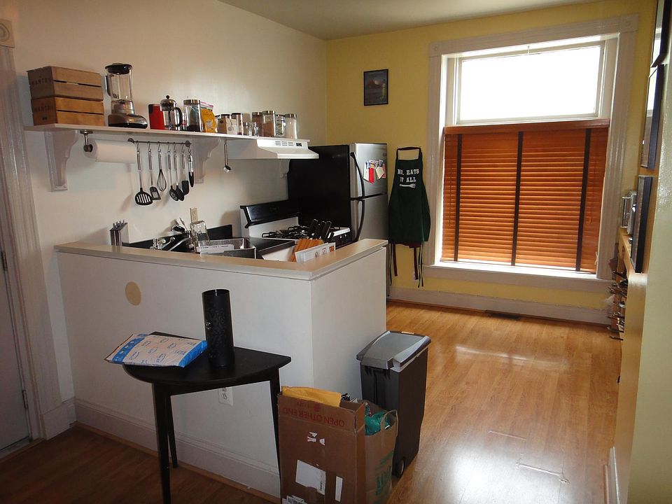 kitchen & apartment entrance