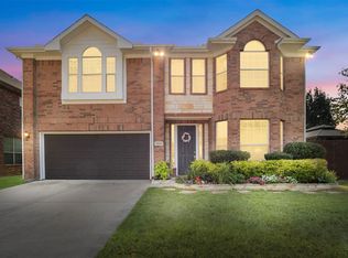 1900 Park Manor Ct, Euless, TX 76039