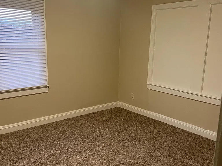 504 Pearl St — Photo 15