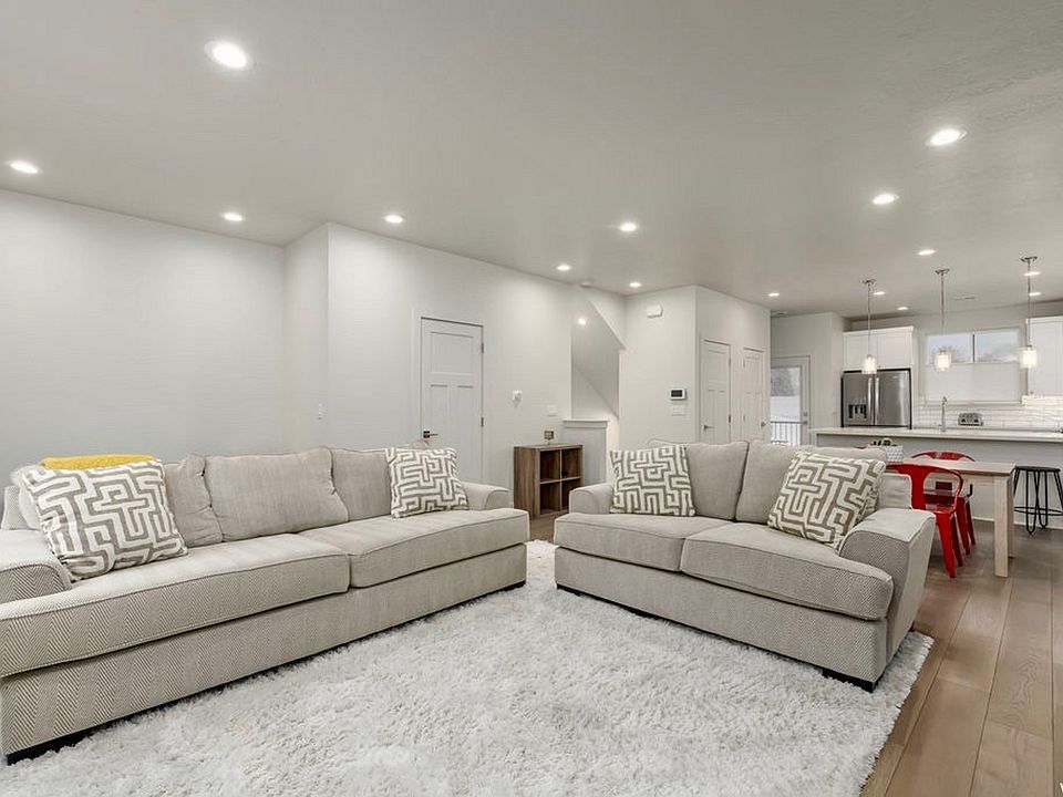 1st image of 1425 E Komenda Way