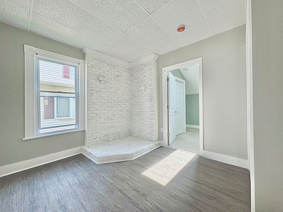 5th image of 18 Hastings St