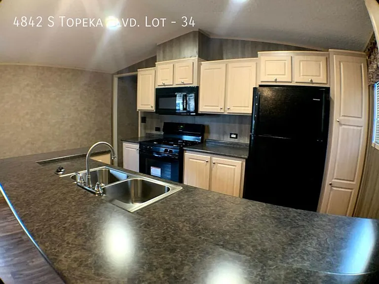 4842 S Topeka Blvd #34 — Photo 14