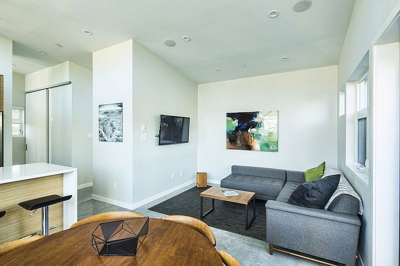 Vancouver House for rent - 2 Bedrooms — photo 2