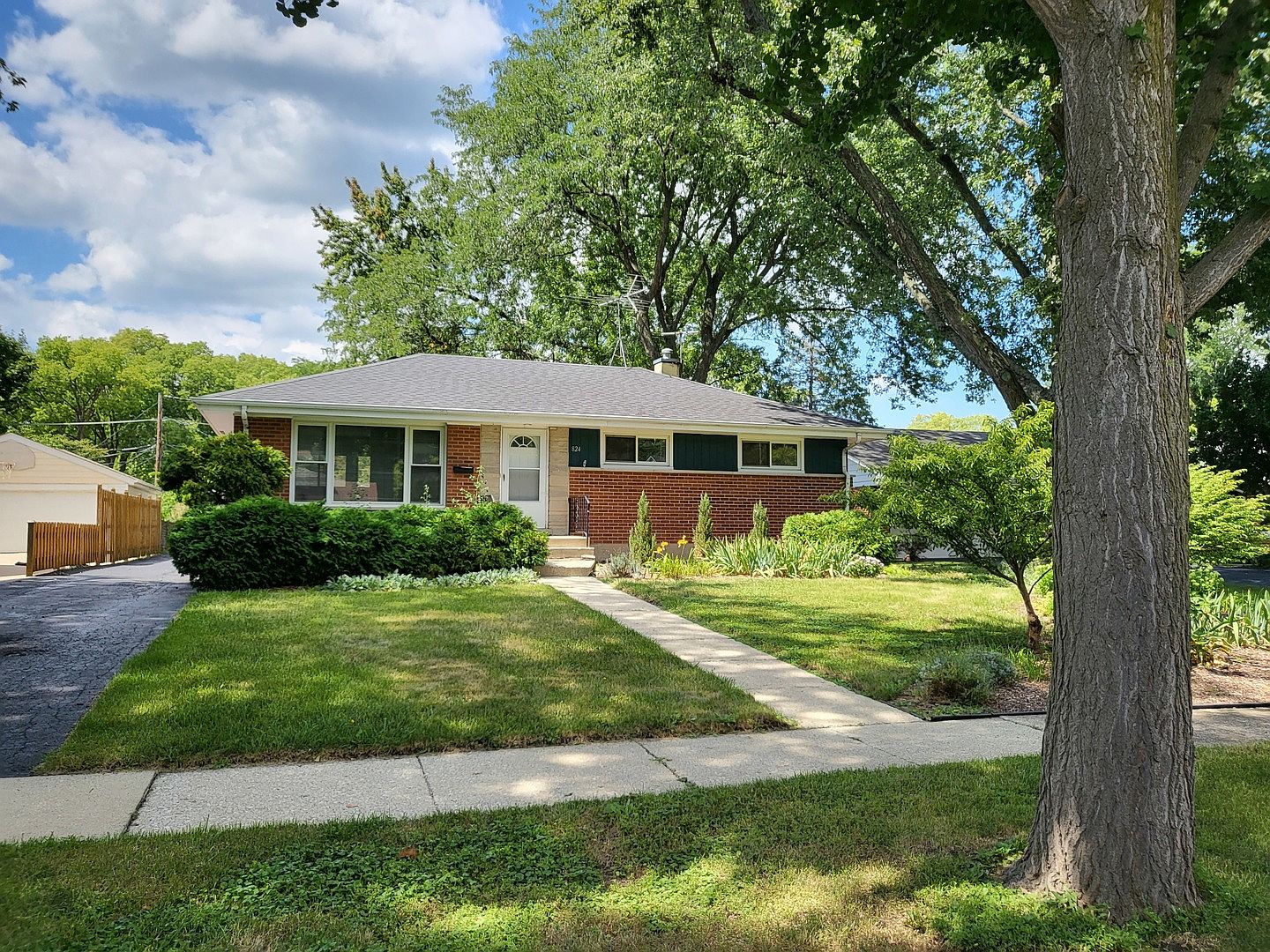 824 Delles Rd, Wheaton, IL 60189 Zillow