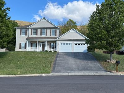 6201 Crumpacker Dr, Roanoke, VA, 24012
