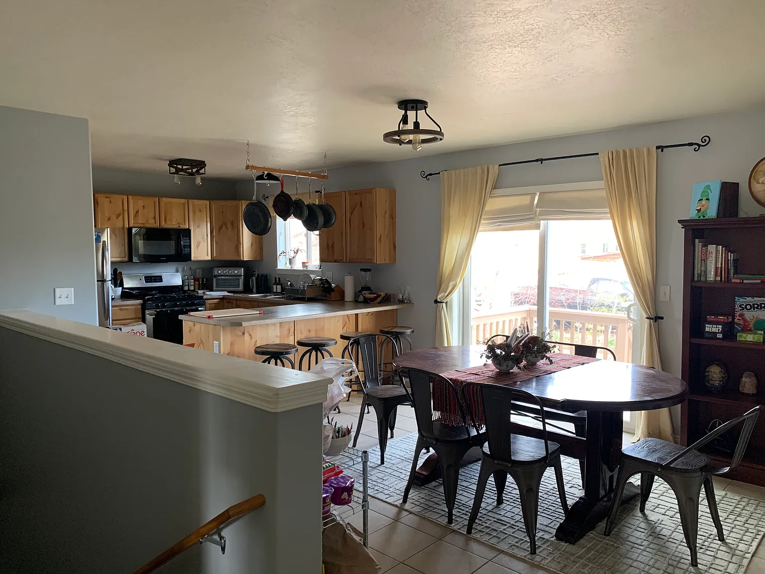6 bed, 2842 sqft, $800 — Photo 4