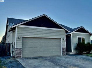 898 James Dr, Molalla, OR