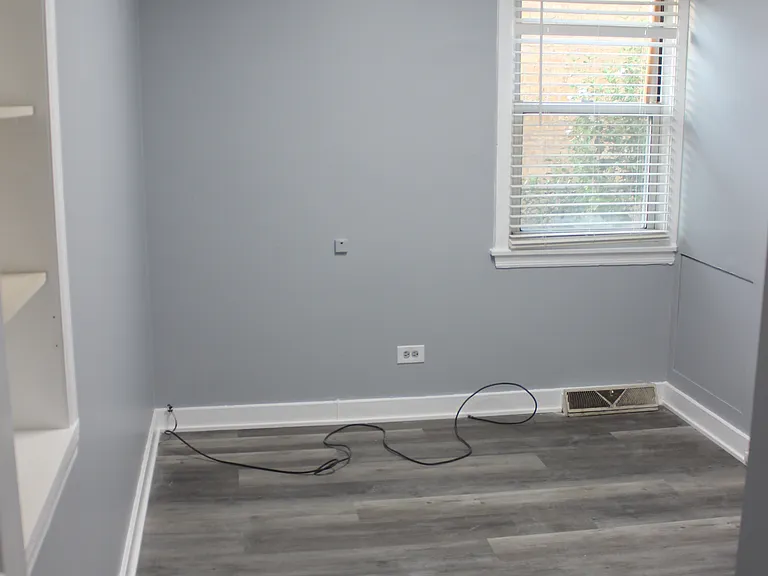 8134 N Merrill St — Photo 13
