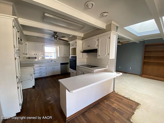 5th image of 410 Thompson Ln