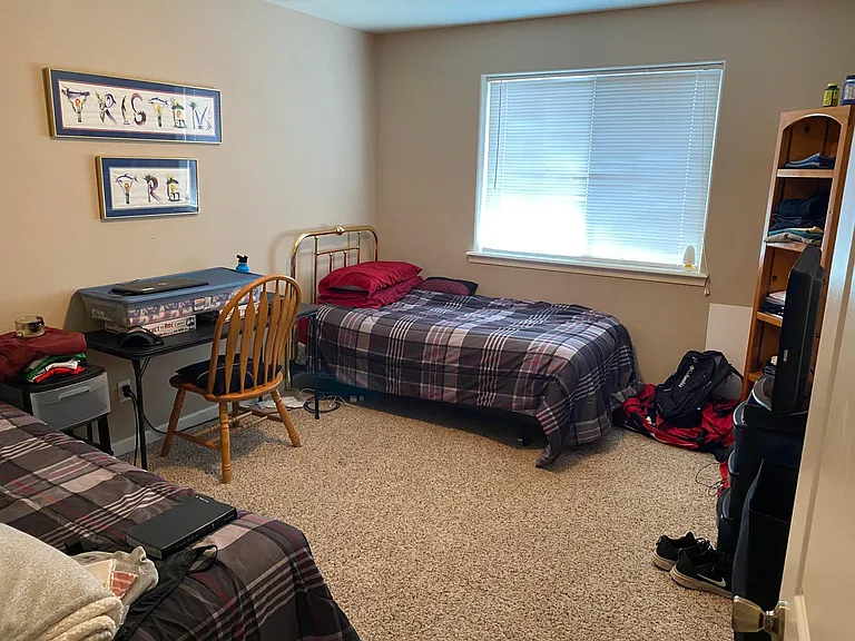 2nd bedroom