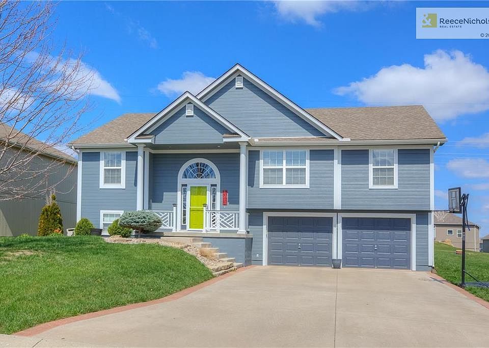 1st image of 1012 NW Persimmon Dr
