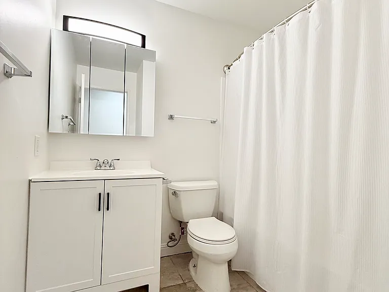 430 S Willie James Jones Ave — Photo 16