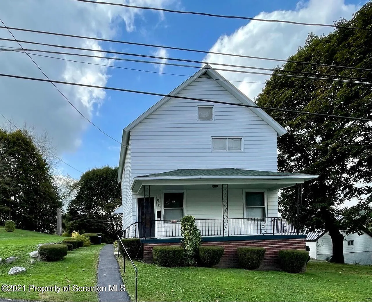 109 Morse Ave photo 1