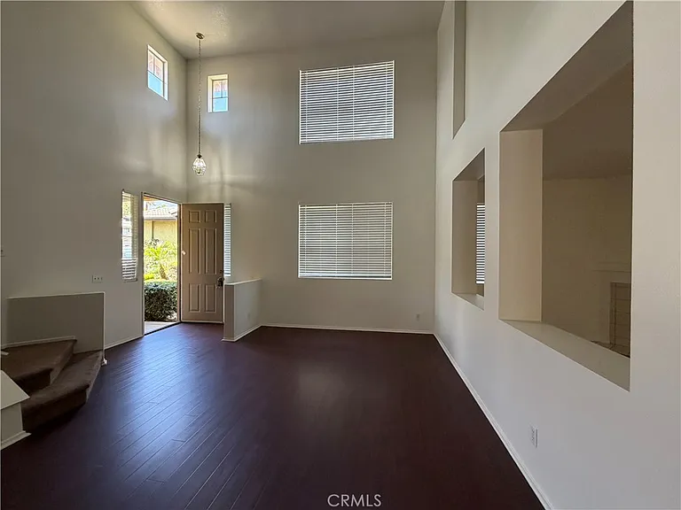 5569 Hunt Club Dr — Photo 8