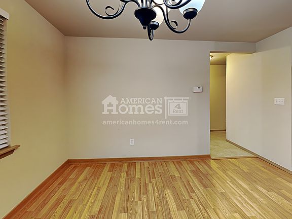 5th image of 722 29th Ave SE