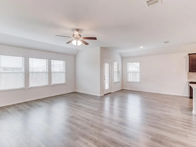 903 Feldspar Way — Photo 8