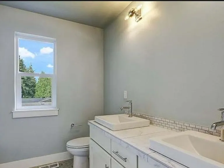 8818 223rd Pl SW — Photo 10