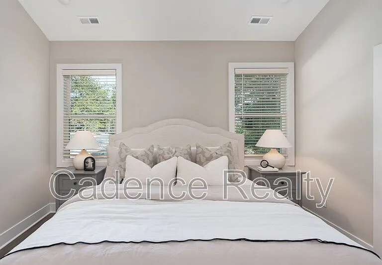 1733 Perimeter Loop — Photo 32